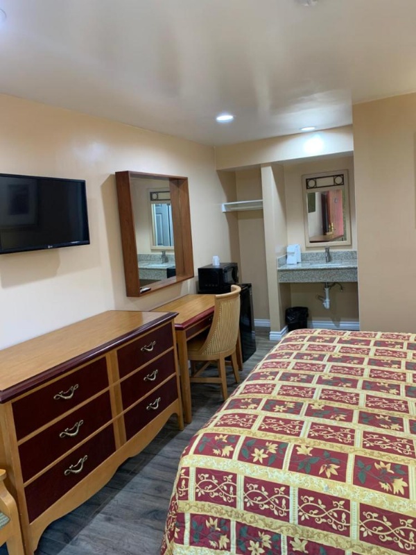 Budget Inn Motel image 10